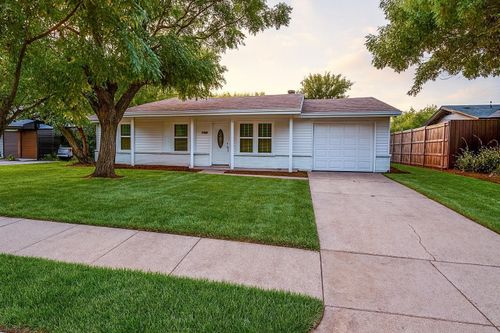 404 Westwood Dr, Euless, TX, 76039-3839 | Card Image