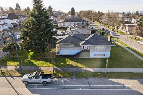 925 Nanaimo St, Vancouver, BC, V5L4T1 | Card Image
