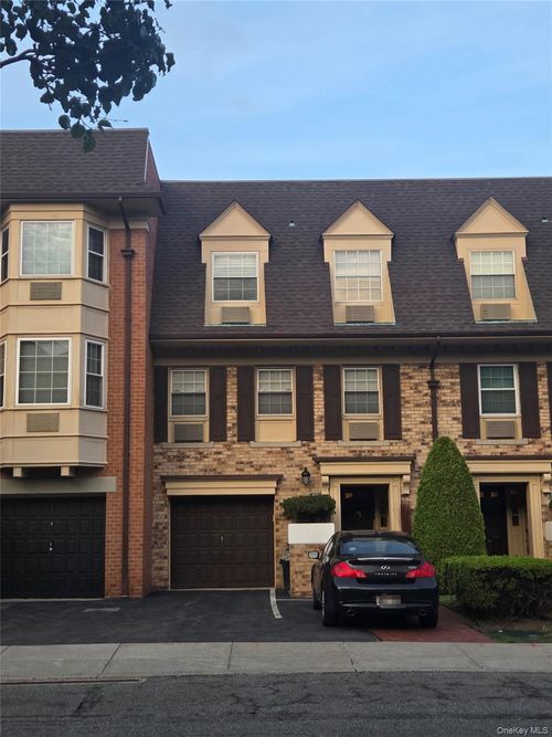195-u-12-29 Diane Pl, Bayside, NY, 11360-1290 | Card Image