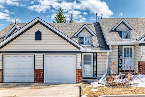 209 Somervale Pt Sw, Calgary, AB, T2Y3K4 | Card Image