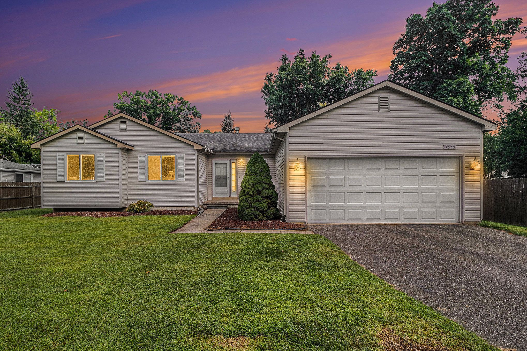 Dons Dr, Waterford, MI 48329