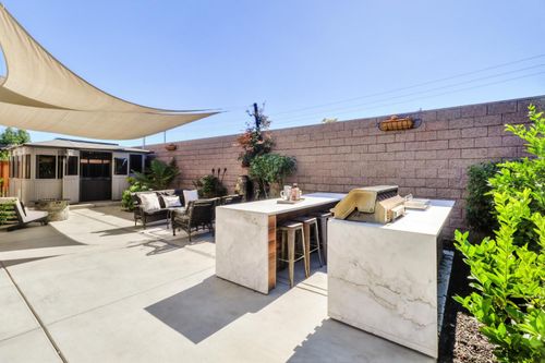 3002 Huntington Way, Sacramento, CA, 95818-3584 | Card Image