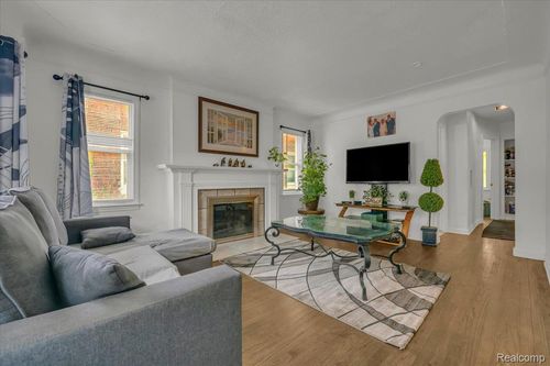 19355 Rutherford St, Detroit, MI, 48235-2348 | Card Image