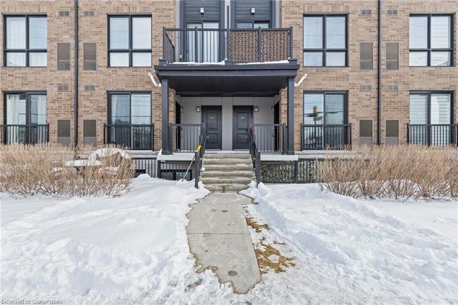 102 - 1200 Main St E, Townhouse with 2 bedrooms, 3 bathrooms and 1 parking in Milton ON | Image 4
