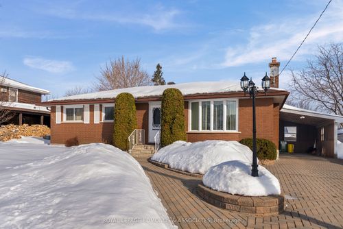 395 Chamberlain St, Pembroke, ON, K8A2N3 | Card Image