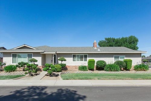1109 Valeriewood Way, Modesto, CA, 95355-3824 | Card Image