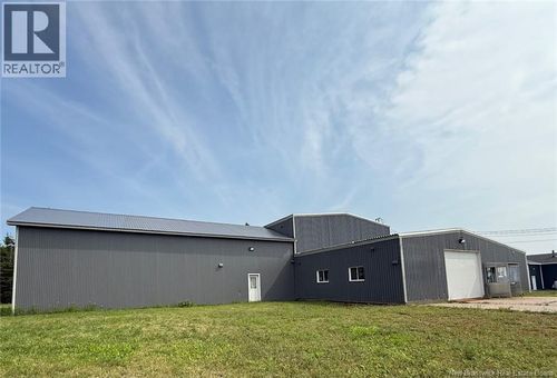 247 Rue Du Pecheur N, Lamèque, NB, E8T1K8 | Card Image