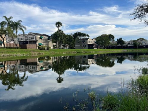 5150 Lake Loop Rd, Cooper City, FL, 33330-4438 | Card Image
