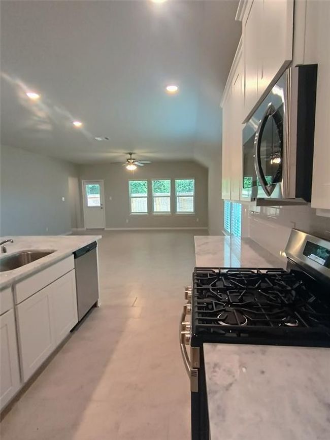 26352 Cooperstown Way, House other with 4 bedrooms, 3 bathrooms and 2 parking in Splendora TX | Image 10