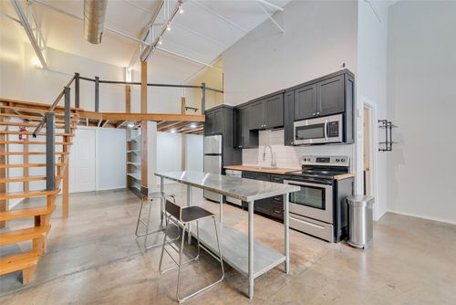 apt-10-215 N Walton St, Dallas, TX, 75226-1572 | Card Image