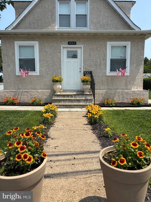 451 Ridge Pike, LAFAYETTE HILL, PA, 19444-2017 | Card Image