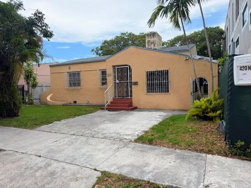 424 Ne 72nd Street, Miami, FL, 33138 | Card Image