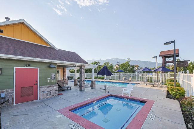 1003 E Quarry View Way, Townhouse with 4 bedrooms, 3 bathrooms and 6 parking in Sandy UT | Image 46