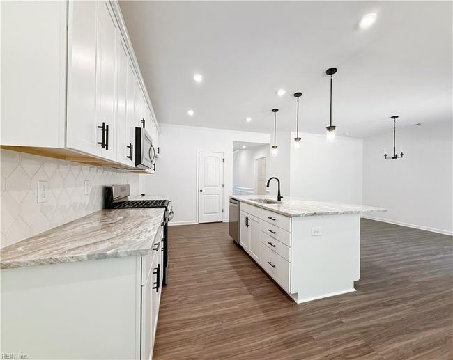 1539 Waltham Ln, House other with 4 bedrooms, 3 bathrooms and null parking in Newport News VA | Image 6