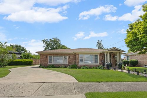7145 Greenwood St, Morton Grove, IL, 60053-2059 | Card Image