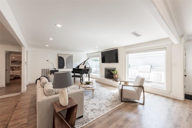 2802 Bernadette Ln, House other with 5 bedrooms, 4 bathrooms and 3 parking in Houston TX | Image 14