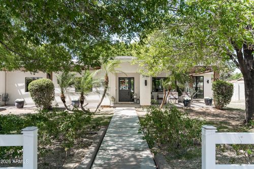 3744 E Turney Avenue, Phoenix, AZ, 85018 | Card Image