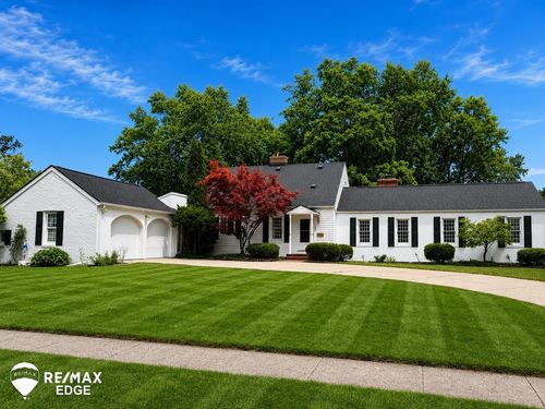 300 E South St, Davison, MI, 48423-1620 | Card Image