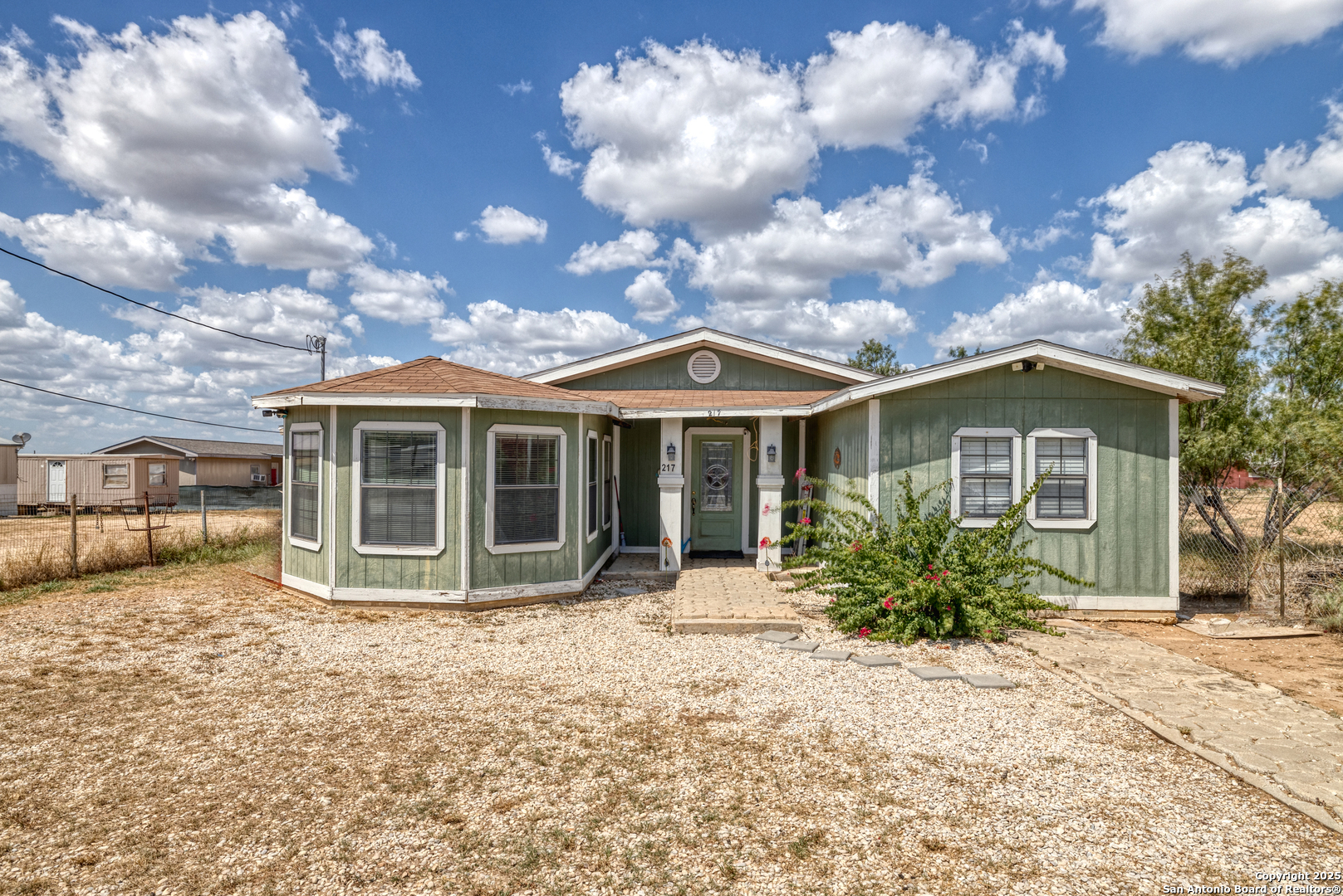 Residential in Carrizo Springs