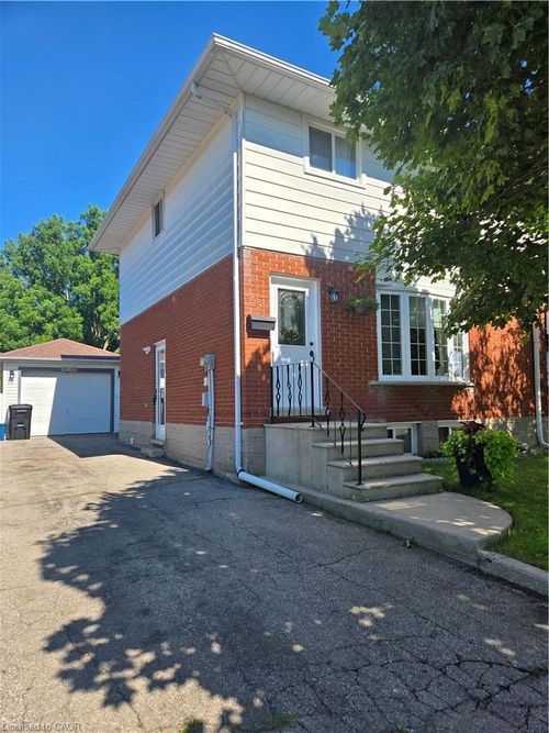 59 Chalmers St S, Cambridge, ON, N1R6A5 | Card Image