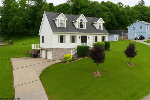 1404 Arcadia Dr, Fairmont, WV, 26554-9163 | Card Image