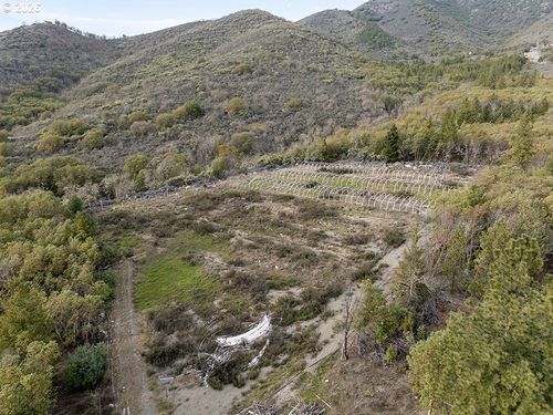 18101 N Applegate Rd, Jacksonville, OR, 97530 | Card Image