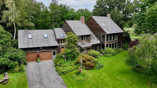 210 Washington St, Sherborn, MA, 01770-1022 | Card Image