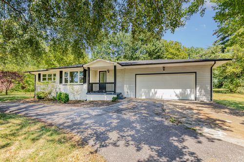 2557 Woodlawn Rd, Woodlawn, TN, 37191-9015 | Card Image