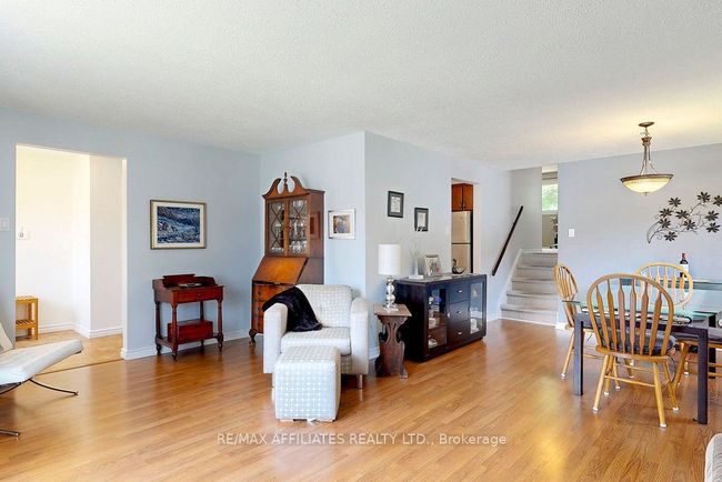 22 Red Maple Cres, House other with 3 bedrooms, 1 bathrooms and 2 parking in Gloucester ON | Image 13
