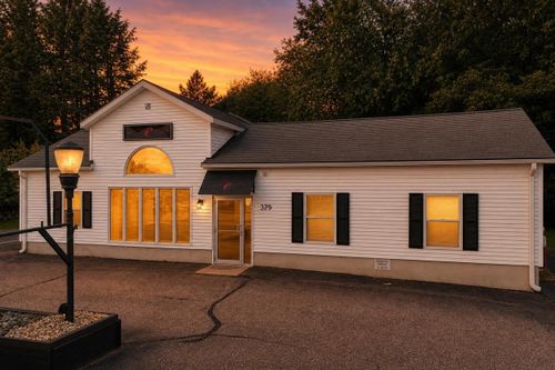379 High Street, Somersworth, NH, 03878 | Card Image
