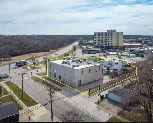 4260 Old River Rd, Schiller Park, IL, 60176-1638 | Card Image