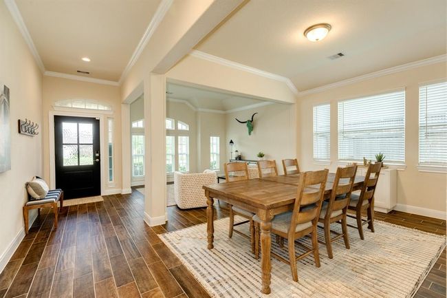 203 Bentwater Ln, House other with 4 bedrooms, 2 bathrooms and 2 parking in Clute TX | Image 9