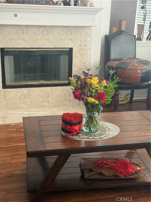 28512 Meadow Heights Ct, Canyon Country, CA, 91387-3190 | Card Image