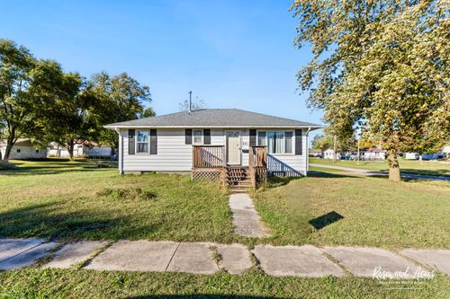 301 Donovan St, Beaverville, IL, 60912-2235 | Card Image