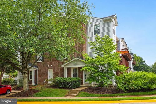 85-4301 Runabout Ln, FAIRFAX, VA, 22030-7943 | Card Image