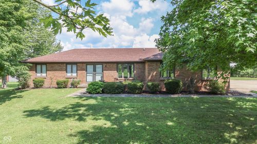 7896 W 800 N, Fairland, IN, 46126-9511 | Card Image