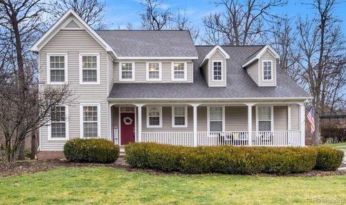 6382 Acorn Way, Linden, MI, 48451-8648 | Card Image