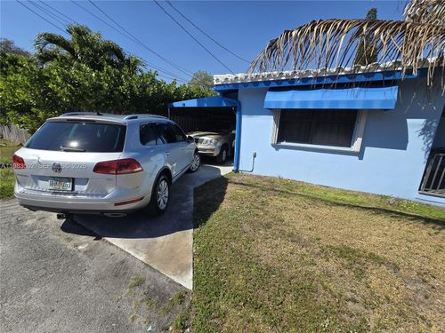 704 Sw 2nd Ave, Dania Beach, FL, 33004-3902 | Card Image