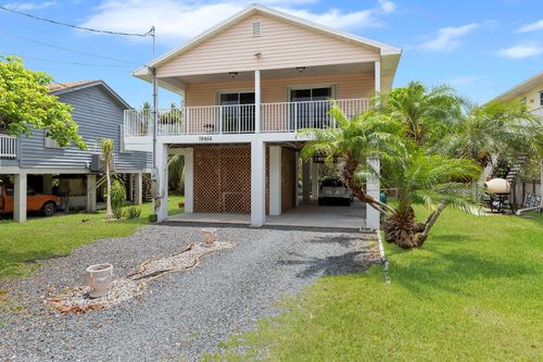19464 Seminole St, Sugarloaf Key, FL, 33042-3127 | Card Image