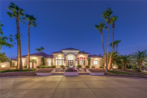 9390 Stange Ave, Las Vegas, NV, 89129-2677 | Card Image