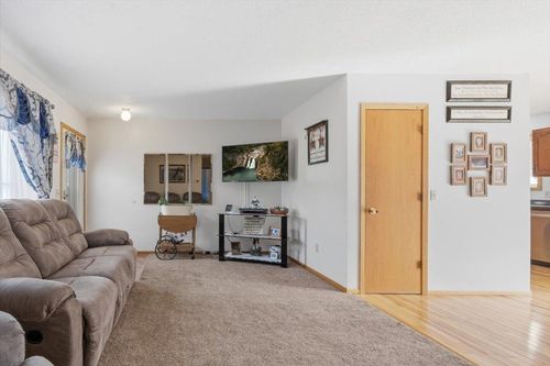 1110 S 10th St, Lake City, MN, 55041-2149 | Card Image