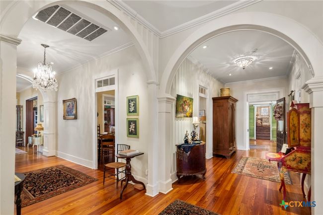110 - 102 N Courthouse Sq, House other with 6 bedrooms, 4 bathrooms and null parking in Goliad TX | Image 20