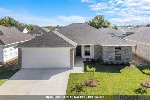 1267 W Amber St, Gonzales, LA, 70737-5532 | Card Image