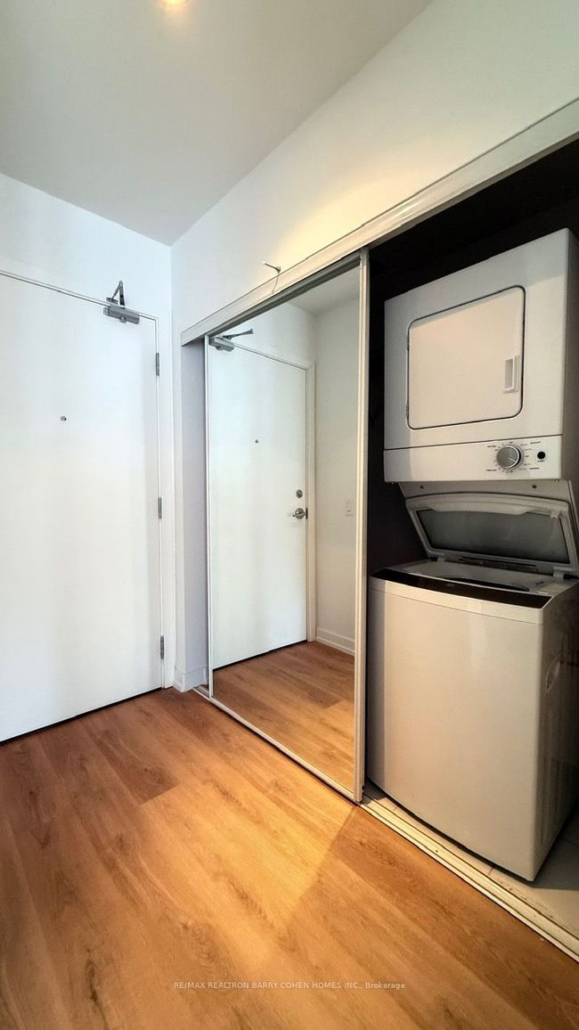2517 - 85 Wood St, Condo with 2 bedrooms, 1 bathrooms and null parking in Toronto ON | Image 13