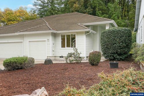 2435 Nw Hummingbird Dr, Corvallis, OR, 97330-2279 | Card Image