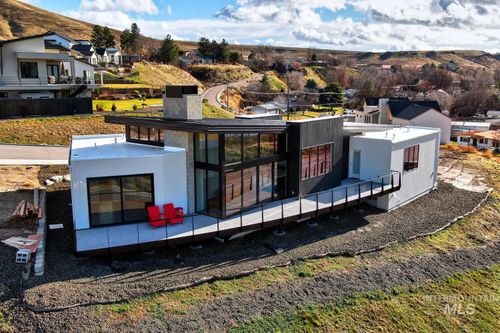 5775 S Brian Way, Boise, ID, 83716-8850 | Card Image