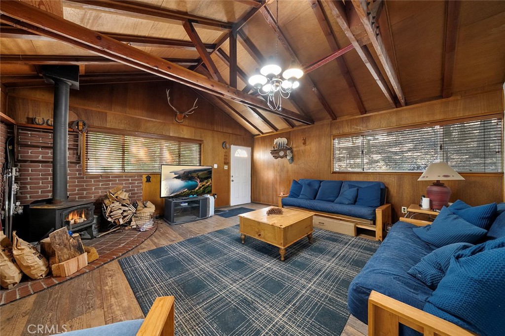 Residential in Cedarpines Park 5
