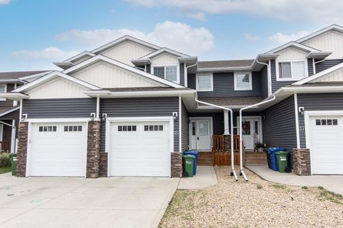 35 Sullivan Close, Red Deer, AB, T4R0P8 | Card Image