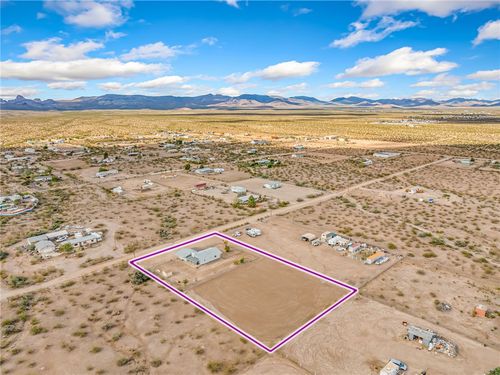 644 S Elgin Rd, Golden Valley, AZ, 86413-4830 | Card Image