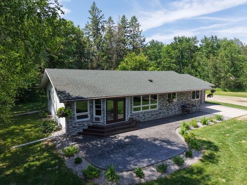22701 State Highway 89, Roseau, MN, 56751-8506 | Card Image